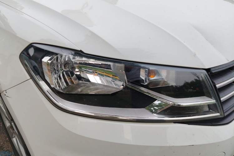 Used Volkswagen Santana 2016 1.4L Manual Fashion Edition Right Front Headlight
