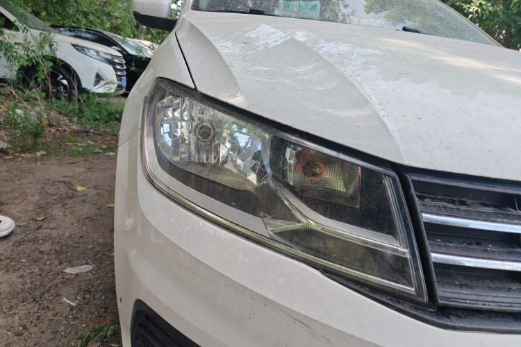 Used Volkswagen Santana 2016 1.4L Manual Fashion Edition Right Front Headlight