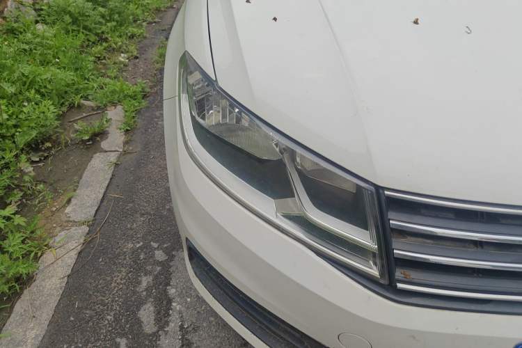 Used Volkswagen Santana 2016 1.6L Manual Fashion Edition Right Front Headlight