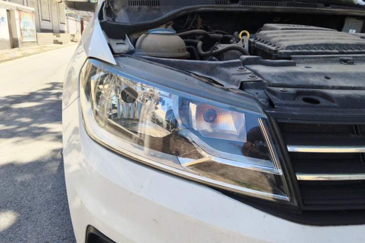 Used Volkswagen Santana 2016 1.6L Manual Fashion Edition Right Front Headlight
