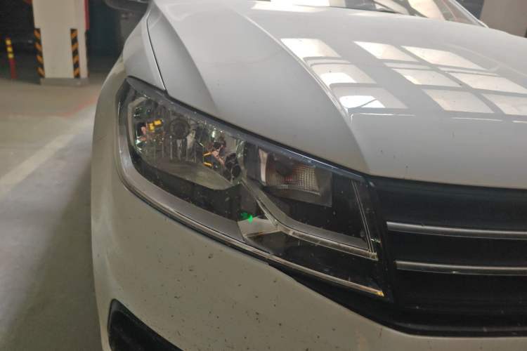 Used Volkswagen Santana 2016 1.4L Manual Fashion Edition Right Front Headlight