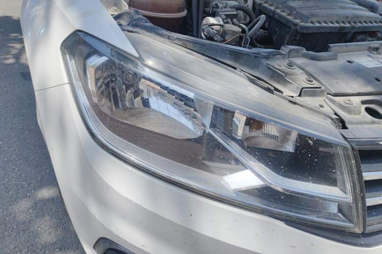 Used Volkswagen Santana 2016 1.6L Manual Fashion Edition Right Front Headlight