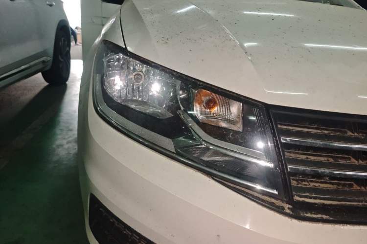 Used Volkswagen Santana 2016 1.4L Manual Fashion Edition Right Front Headlight