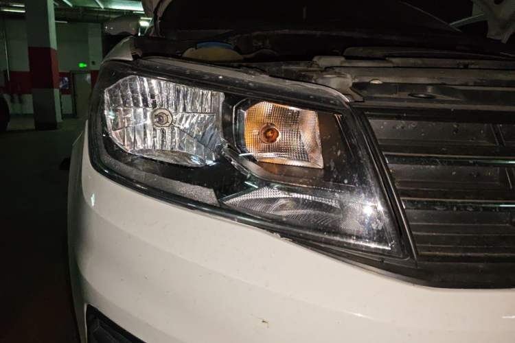 Used Volkswagen Santana 2016 1.6L Manual Fashion Edition Right Front Headlight