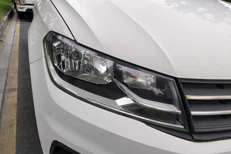 Used Volkswagen Santana 2016 1.6L Manual Fashion Edition Right Front Headlight