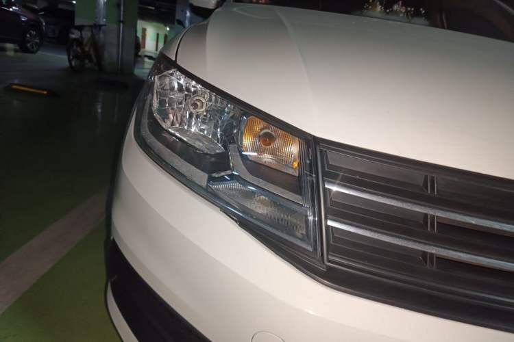 Used Volkswagen Santana 2016 1.4L Manual Fashion Edition Right Front Headlight