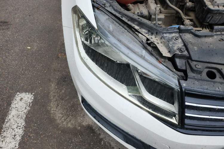 Used Volkswagen Santana 2016 1.4L Manual Fashion Edition Right Front Headlight