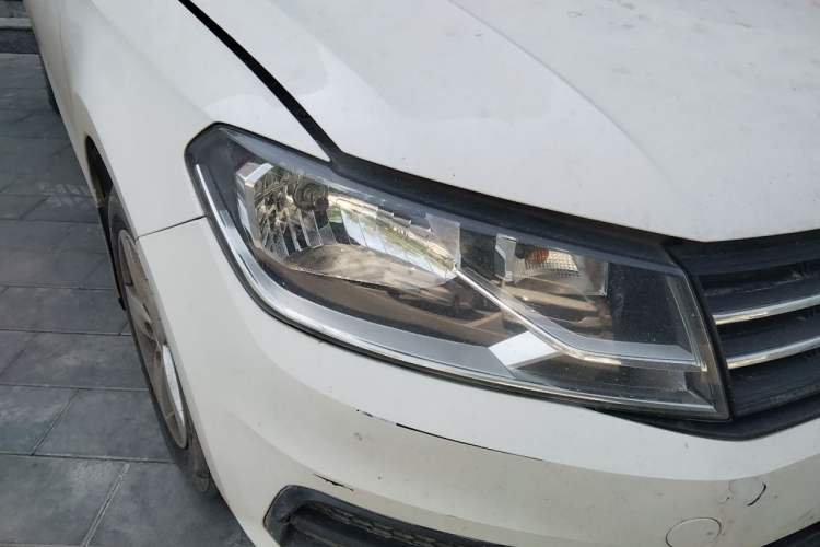 Used Volkswagen Santana 2016 1.6L Manual Fashion Edition Right Front Headlight