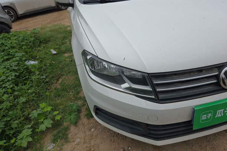 Used Volkswagen Santana 2016 1.4L Manual Fashion Edition Right Front Headlight