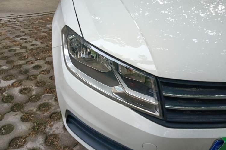 Used Volkswagen Santana 2016 1.4L Manual Fashion Edition Right Front Headlight