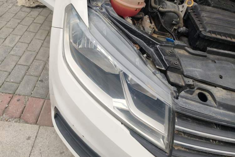 Used Volkswagen Santana 2016 1.6L Manual Fashion Edition Right Front Headlight