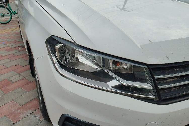 Used Volkswagen Santana 2016 1.6L Manual Fashion Edition Right Front Headlight