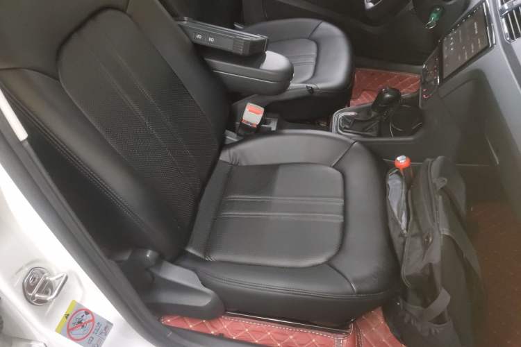 Used Volkswagen Santana 2016 1.6L Automatic Fashion Edition Right Front Seat