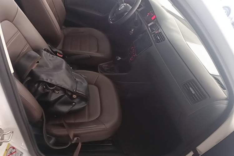 Used Volkswagen Santana 2016 1.6L Automatic Fashion Edition Right Front Seat