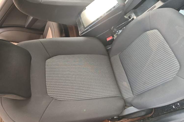Used Volkswagen Santana 2016 1.6L Manual Fashion Edition Right Front Seat