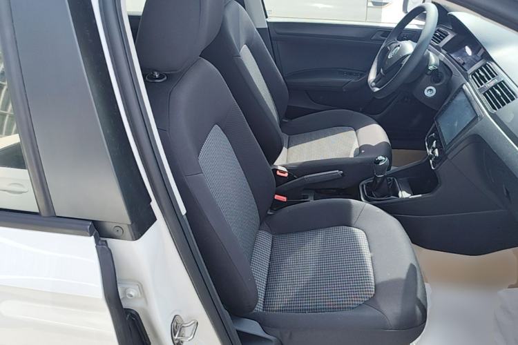 Used Volkswagen Santana 2016 1.6L Manual Fashion Edition Right Front Seat