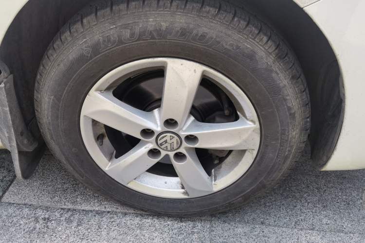 Used Volkswagen Santana 2016 1.6L Manual Fashion Edition Right Front Wheel Hub