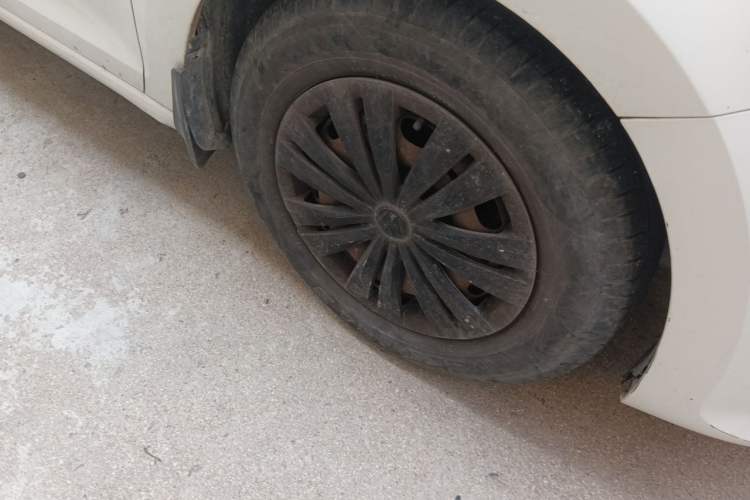 Used Volkswagen Santana 2016 1.6L Manual Fashion Edition Right Front Wheel Hub