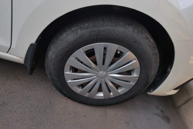 Used Volkswagen Santana 2016 1.4L Manual Fashion Edition Right Front Wheel Hub