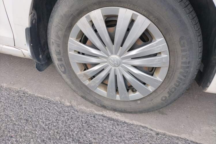 Used Volkswagen Santana 2016 1.4L Manual Fashion Edition Right Front Wheel Hub