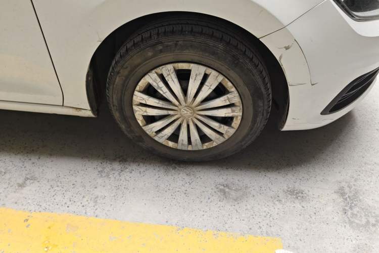 Used Volkswagen Santana 2016 1.4L Manual Fashion Edition Right Front Wheel Hub