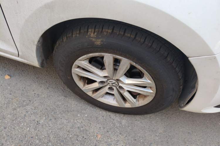Used Volkswagen Santana 2016 1.6L Manual Fashion Edition Right Front Wheel Hub