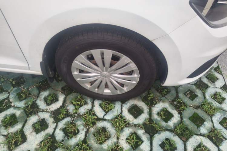Used Volkswagen Santana 2016 1.4L Manual Fashion Edition Right Front Wheel Hub