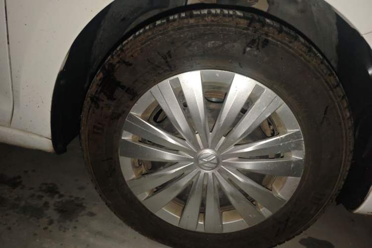 Used Volkswagen Santana 2016 1.6L Manual Fashion Edition Right Front Wheel Hub