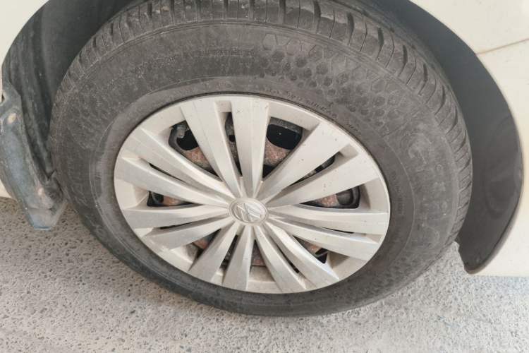 Used Volkswagen Santana 2016 1.4L Manual Fashion Edition Right Front Wheel Hub