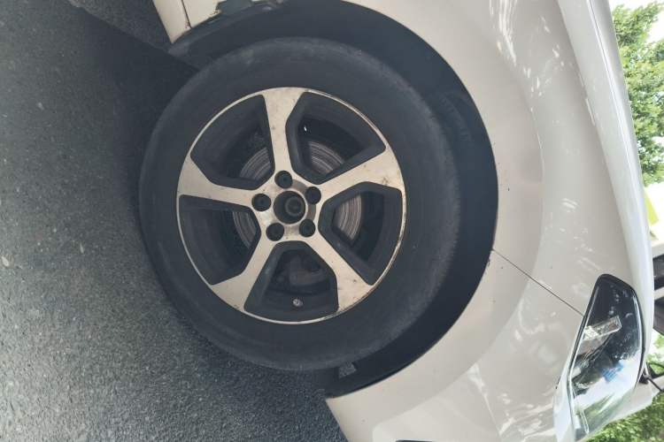 Used Volkswagen Santana 2016 1.6L Manual Fashion Edition Right Front Wheel Hub