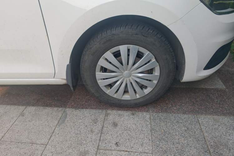Used Volkswagen Santana 2016 1.4L Manual Fashion Edition Right Front Wheel Hub