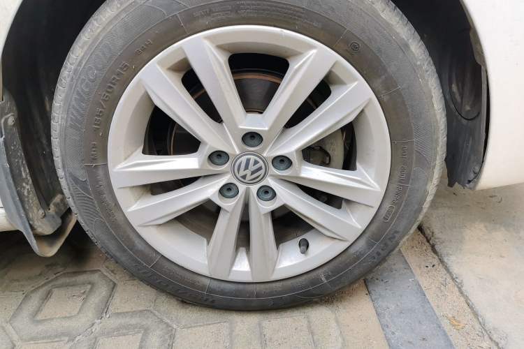 Used Volkswagen Santana 2016 1.6L Manual Comfort Edition Right Front Wheel Hub