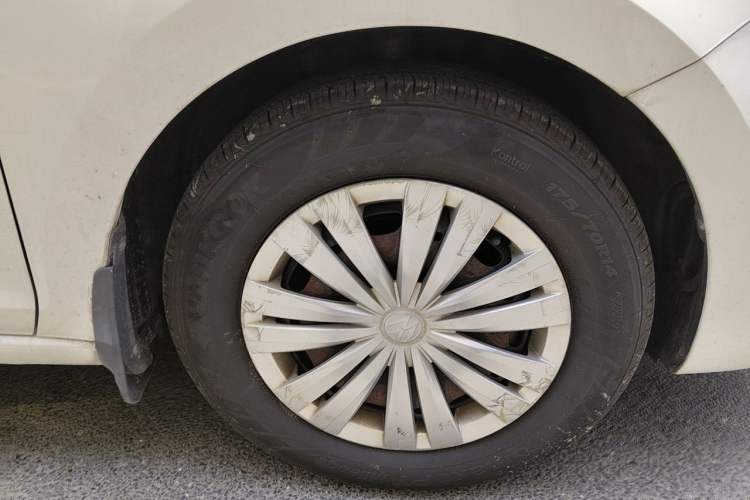 Used Volkswagen Santana 2016 1.6L Manual Fashion Edition Right Front Wheel Hub