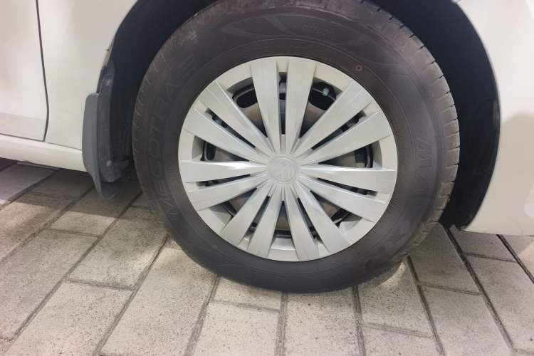 Used Volkswagen Santana 2016 1.4L Manual Fashion Edition Right Front Wheel Hub