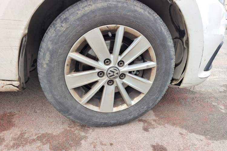 Used Volkswagen Santana 2016 1.4L Manual Fashion Edition Right Front Wheel Hub