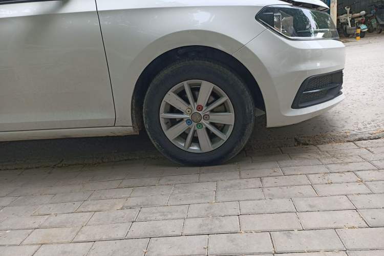 Used Volkswagen Santana 2016 1.4L Manual Fashion Edition Right Front Wheel Hub