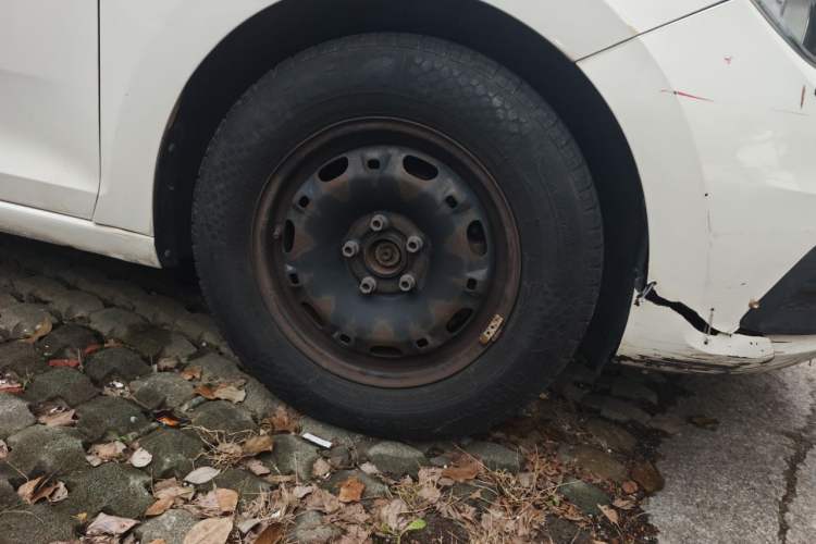 Used Volkswagen Santana 2016 1.6L Manual Fashion Edition Right Front Wheel Hub
