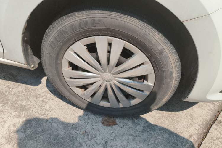 Used Volkswagen Santana 2016 1.6L Automatic Fashion Edition Right Front Wheel Hub