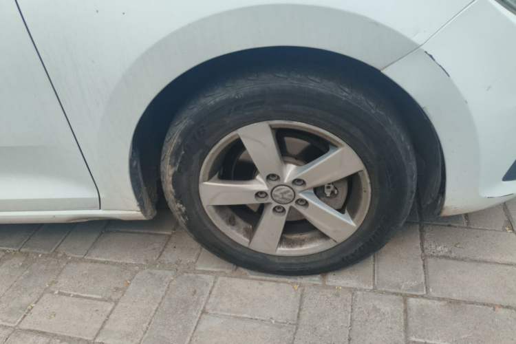 Used Volkswagen Santana 2016 1.6L Manual Fashion Edition Right Front Wheel Hub