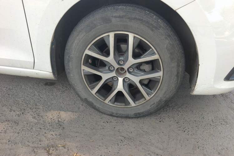 Used Volkswagen Santana 2016 1.4L Manual Fashion Edition Right Front Wheel Hub