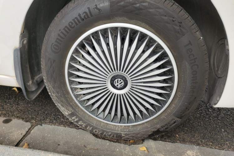 Used Volkswagen Santana 2016 1.6L Automatic Fashion Edition Right Front Wheel Hub