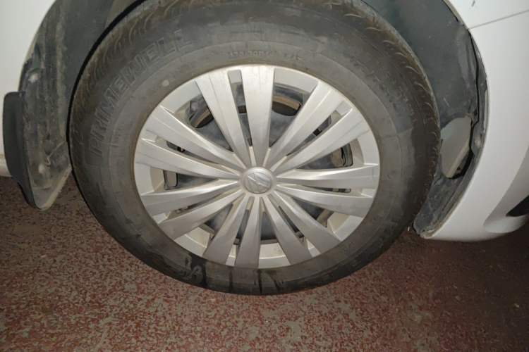 Used Volkswagen Santana 2016 1.6L Manual Fashion Edition Right Front Wheel Hub