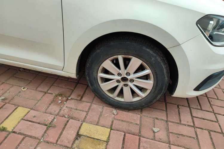 Used Volkswagen Santana 2016 1.6L Manual Fashion Edition Right Front Wheel Hub