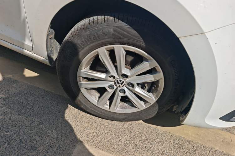 Used Volkswagen Santana 2016 1.6L Manual Fashion Edition Right Front Wheel Hub