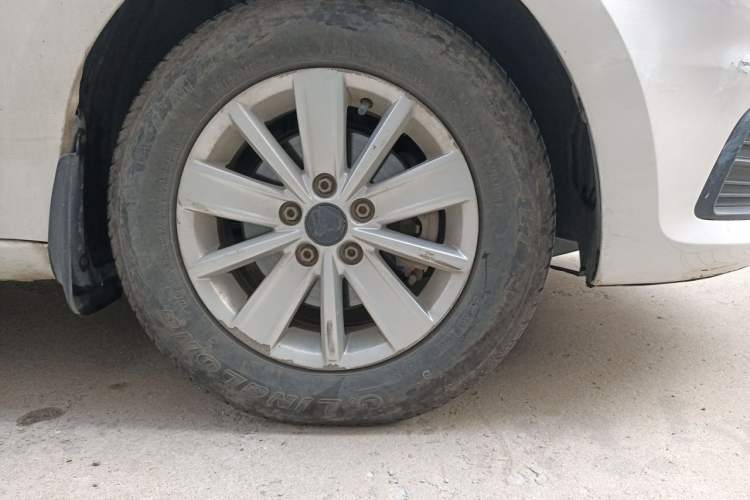 Used Volkswagen Santana 2016 1.4L Manual Fashion Edition Right Front Wheel Hub