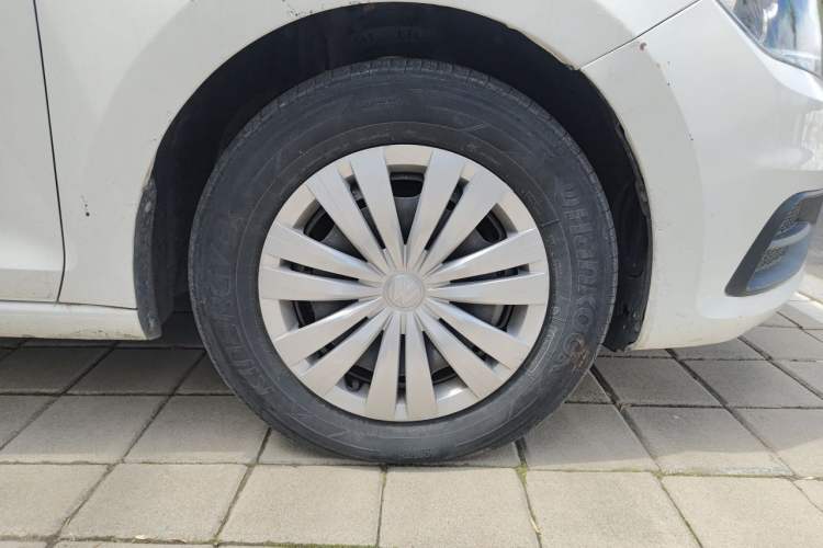 Used Volkswagen Santana 2016 1.4L Manual Fashion Edition Right Front Wheel Hub