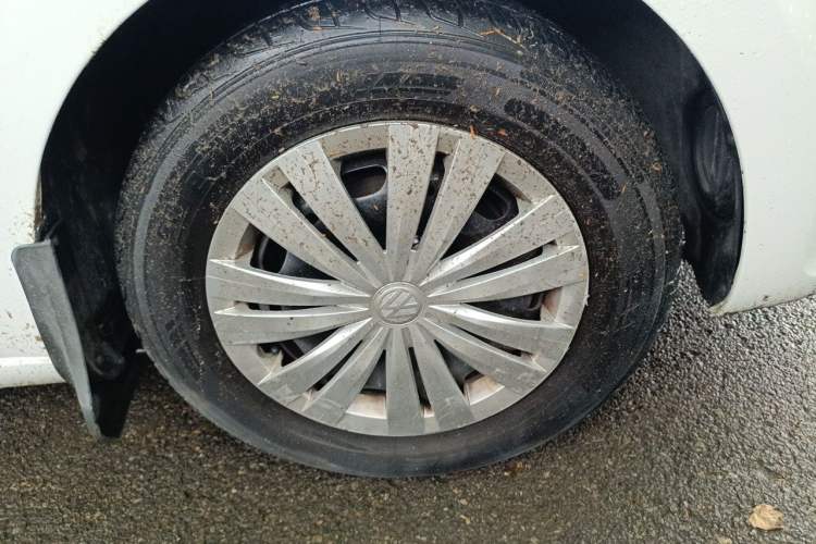 Used Volkswagen Santana 2016 1.6L Manual Fashion Edition Right Front Wheel Hub