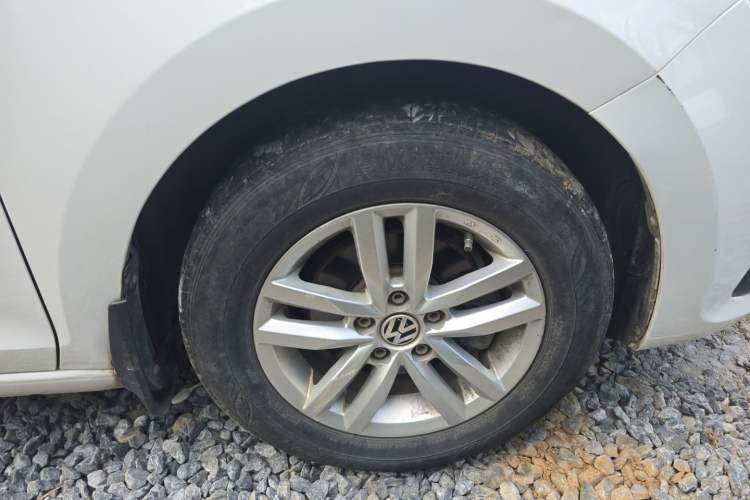 Used Volkswagen Santana 2016 1.4L Manual Fashion Edition Right Front Wheel Hub