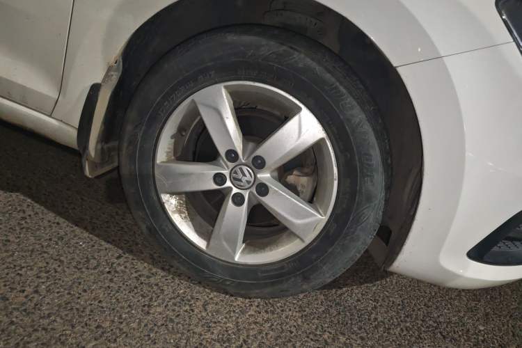 Used Volkswagen Santana 2016 1.4L Manual Fashion Edition Right Front Wheel Hub