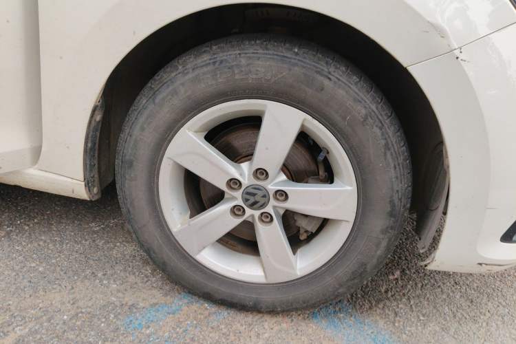 Used Volkswagen Santana 2016 1.4L Manual Fashion Edition Right Front Wheel Hub